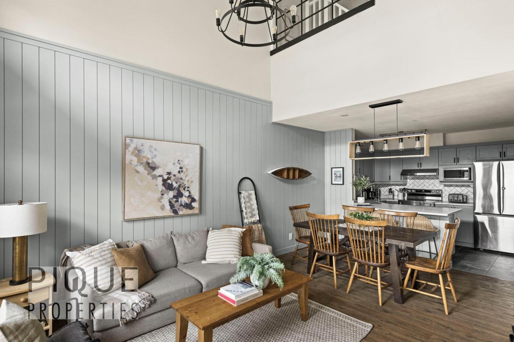 Mountain Loft Retreat, Heated Pool & Hot Tub, Ug Parking, Balcony, Wifi! Apartment Canmore Bagian luar foto